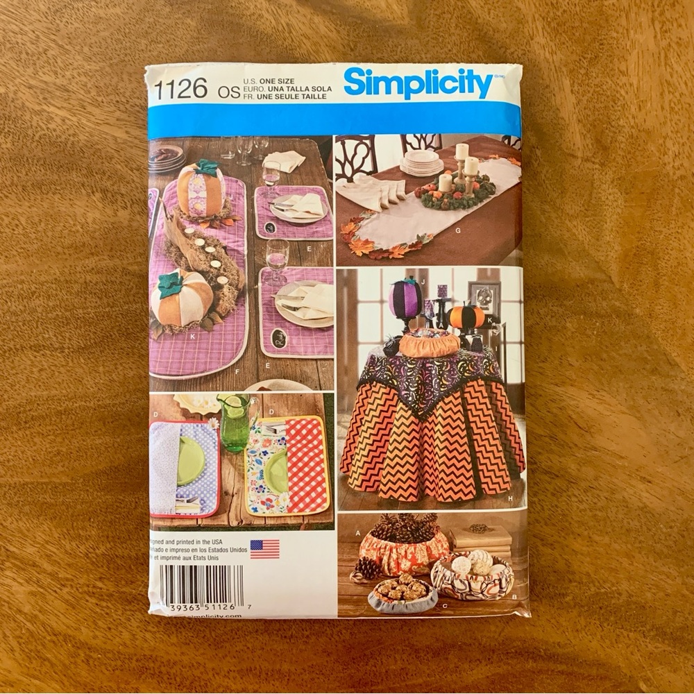 Uncut Simplicity 1126 (2015) Halloween decor, factory folded sewing pattern